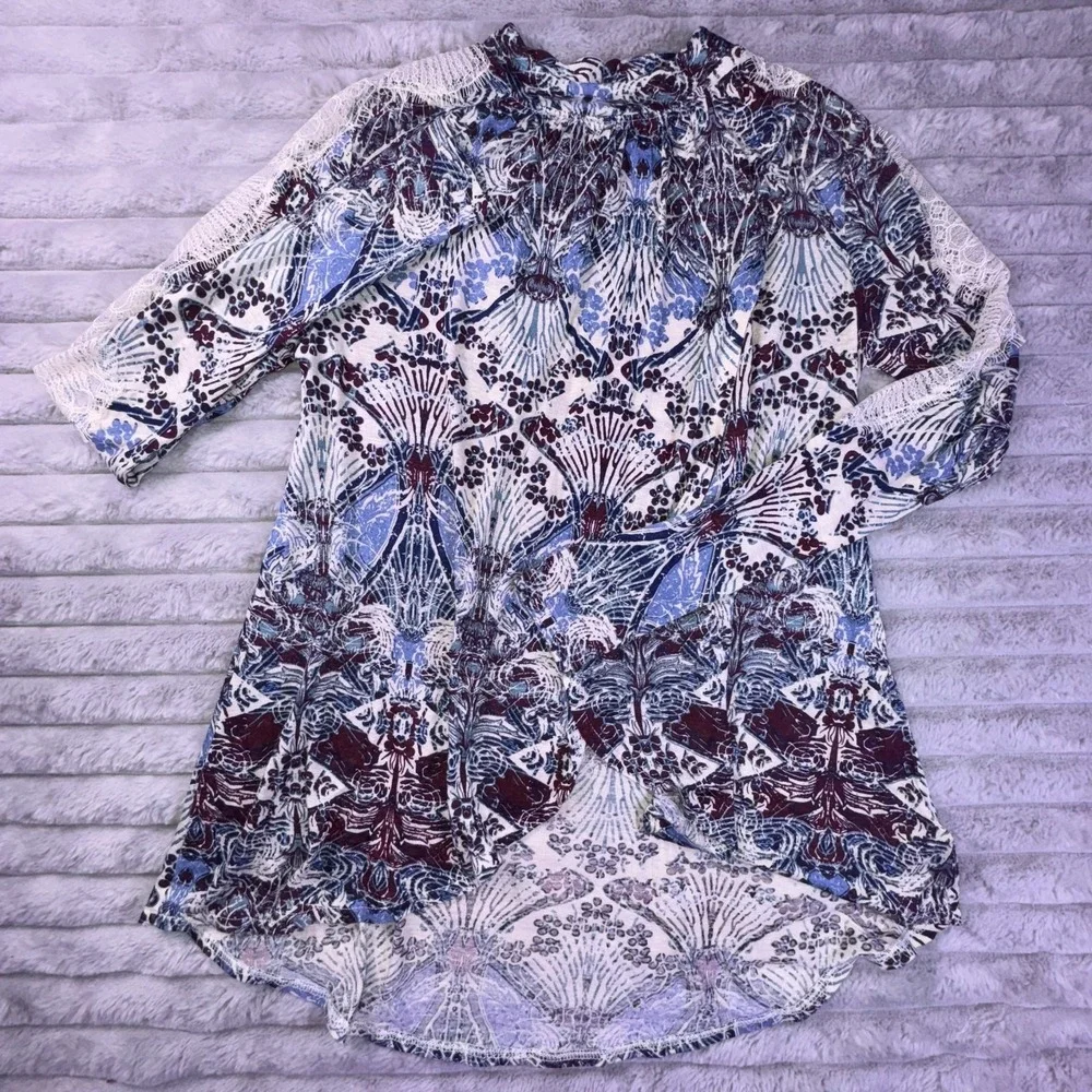 Free People Top Womens XS Tunic Snow Combo Lace Trim Floral Printed Keyhole Back